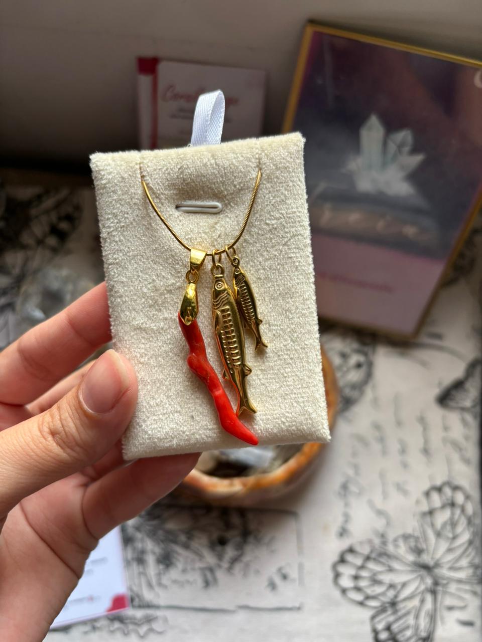 حوتة و بنتها و قرن مرجان